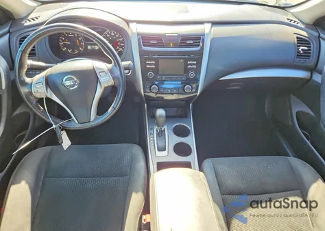 2015 Nissan Altima 2.5 z USA, uszkodzony, nr VIN 1N4AL3AP2FC147751